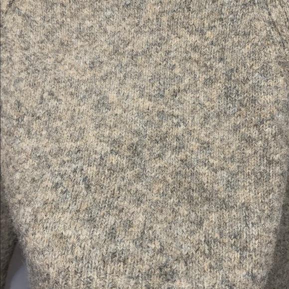 American Eagle Crewneck Cropped Bow Sweater - Picture 7 of 7